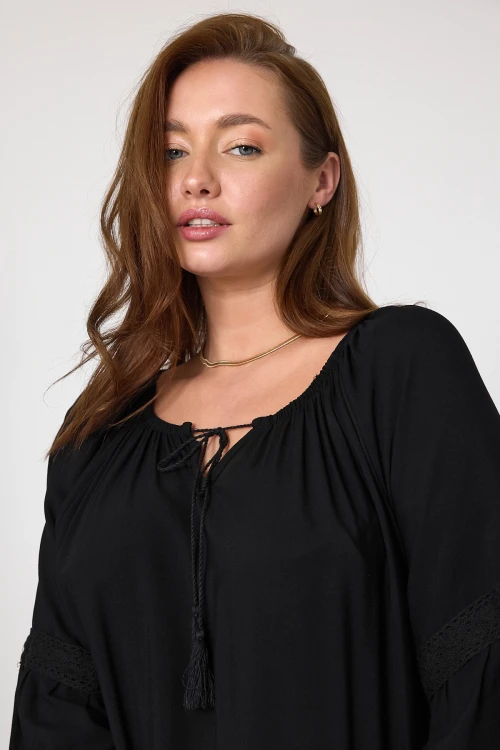 Maxi Boy Siyah Kayık Yaka Dokuma Viscon Elbise BCVL-25973