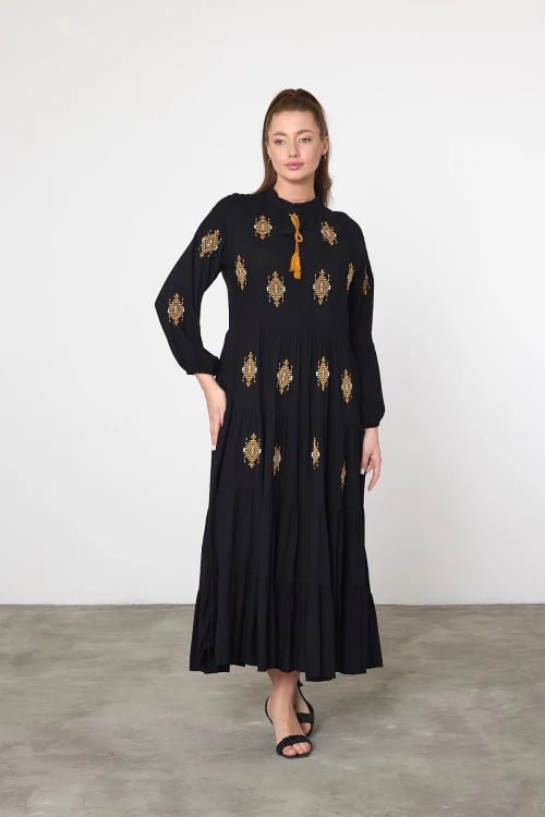 Maxi Boy Siyah Nakış İşlemeli Dokuma Viscon Elbise BCVL-25917