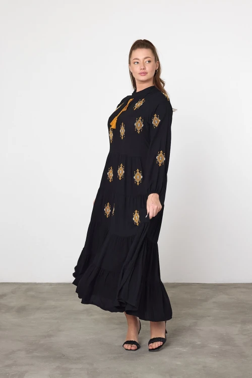 Maxi Boy Siyah Nakış İşlemeli Dokuma Viscon Elbise BCVL-25917