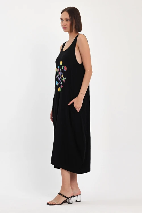 Siyah Nakış İşlemeli Örme Viscon Elbise