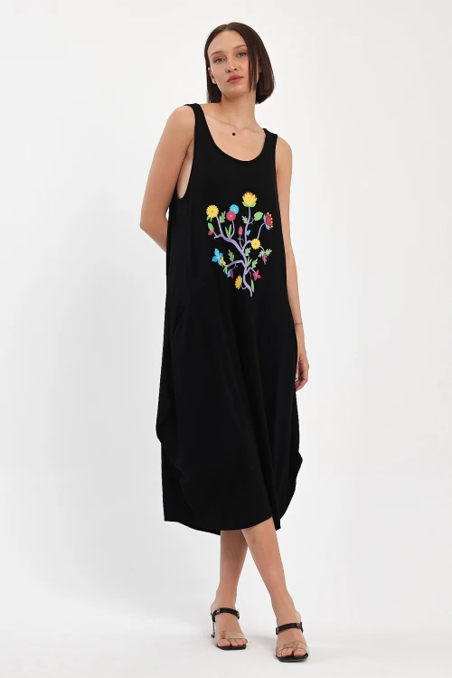 Siyah Nakış İşlemeli Örme Viscon Elbise