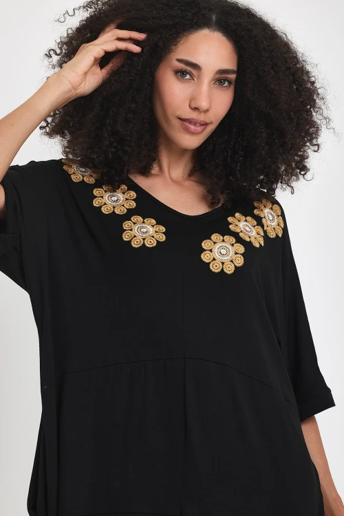 Siyah Nakış İşlemeli Örme Viscon Elbise