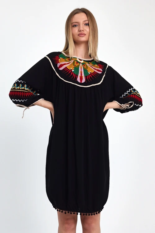 Maxi Boy Siyah Nakış İşlemeli Püsküllü Dokuma Viscon Elbise BCVL-251001