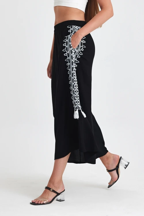 Siyah Nakış İşlemeli Rahat Kalıp Şalvar Pantolon