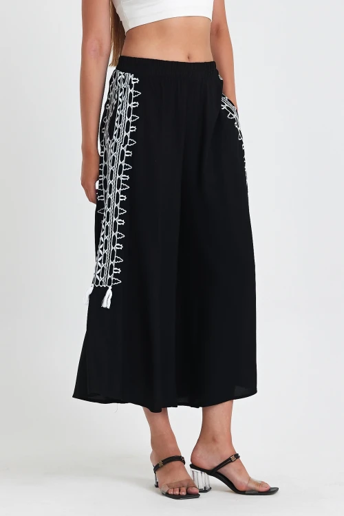 Siyah Nakış İşlemeli Rahat Kalıp Şalvar Pantolon