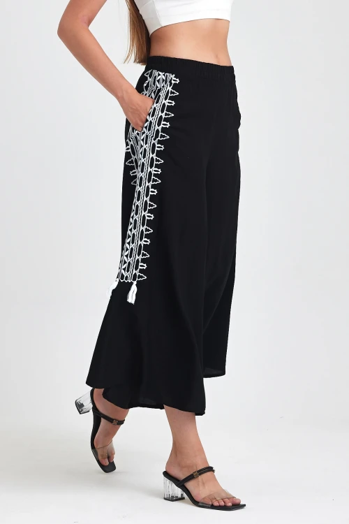 Siyah Nakış İşlemeli Rahat Kalıp Şalvar Pantolon