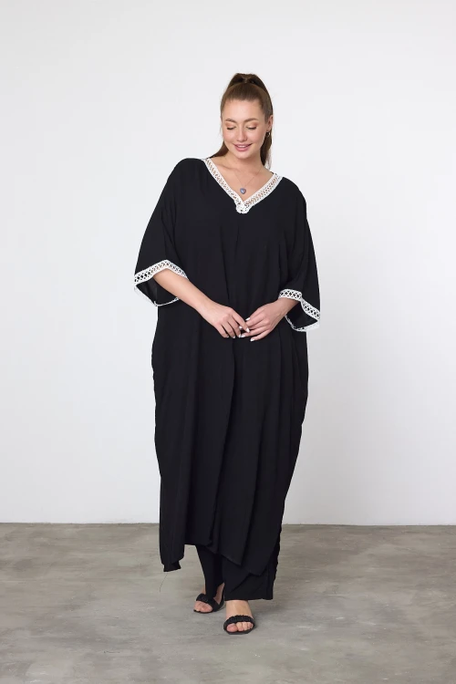 Maxi Boy Siyah Nakış İşlemeli V Yaka Dokuma Viscon Elbise BCVL-251054