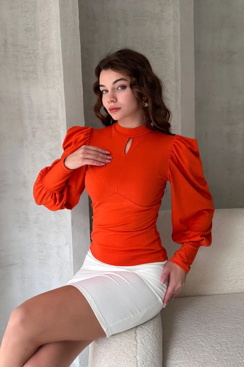 Turuncu Öpücük Yaka Prenses Kol Crep Bluz BCDF-242137