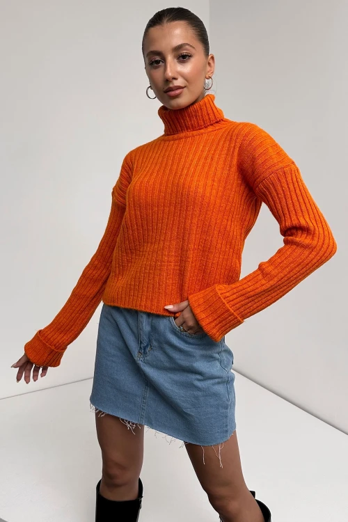 Turuncu Şerit Desenli Dokulu Boğazlı Triko Kazak BC24A1003