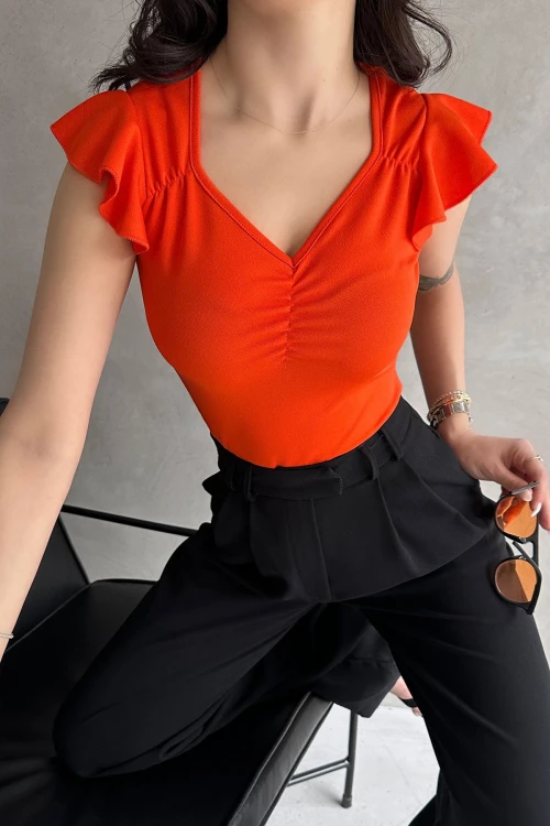 Turuncu V Yaka Omuzu Volan Detaylı Crep Bluz BCDF-252168