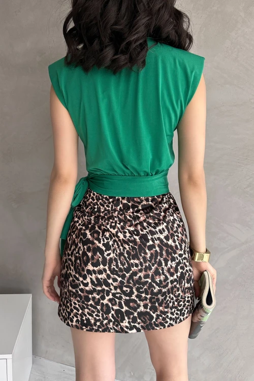 Yeşil Omuzu Vatkalı Beli Kuşaklı Bluz BCDF-252160