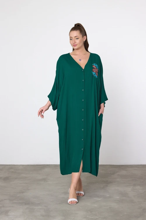 Maxi Boy Zümrüt Yeşili Nakış İşlemeli Dokuma Viscon Elbise BCVL-25V038