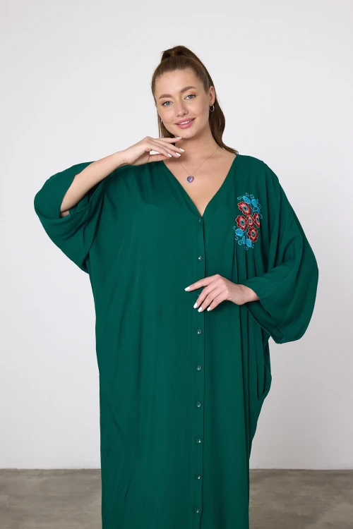 Maxi Boy Zümrüt Yeşili Nakış İşlemeli Dokuma Viscon Elbise BCVL-25V038