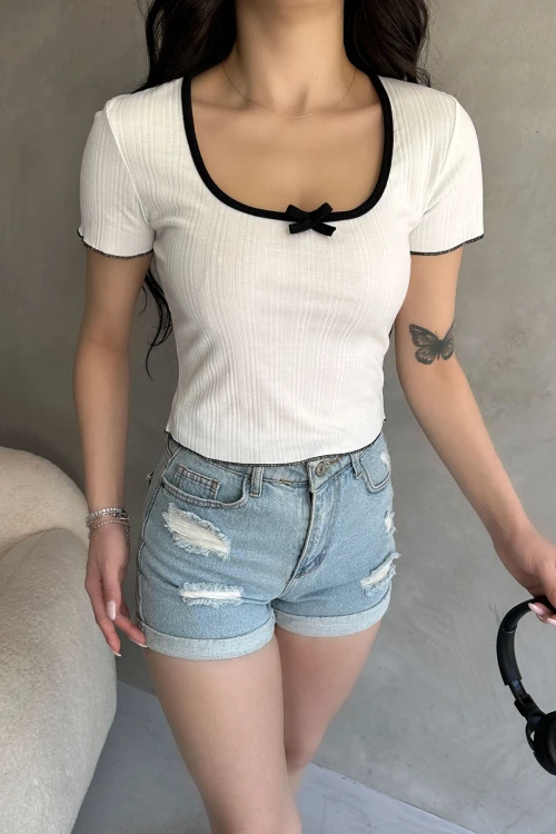 Beyaz Havuz Yaka Biye Detaylı Crop Bluz BCDF-252176