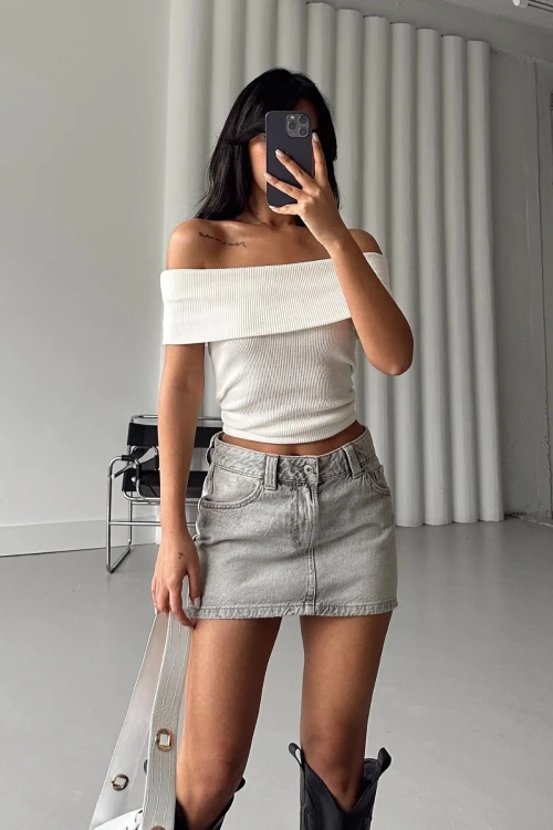 Ekru Madonna Yaka Örme Bluz BCOR-252457