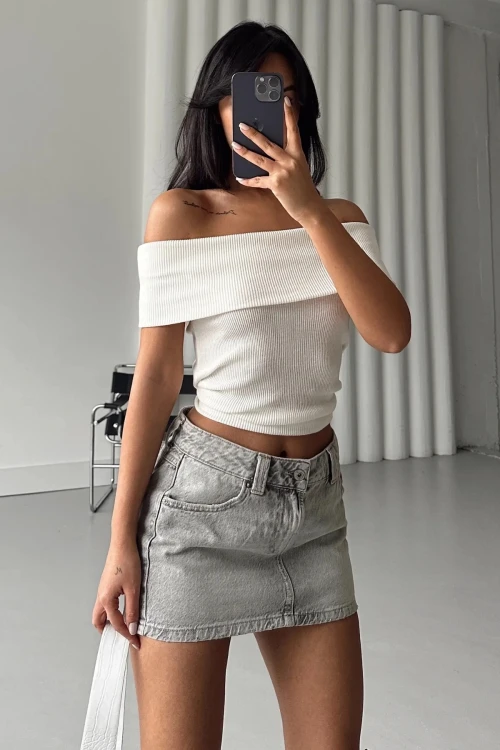 Ekru Madonna Yaka Örme Bluz BCOR-252457