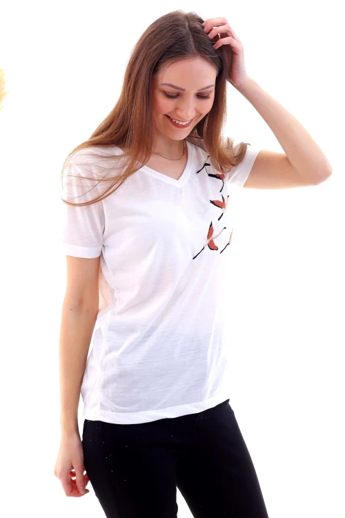 Ekru V Yaka Nakış İşlemeli Tişört CO-2520052935