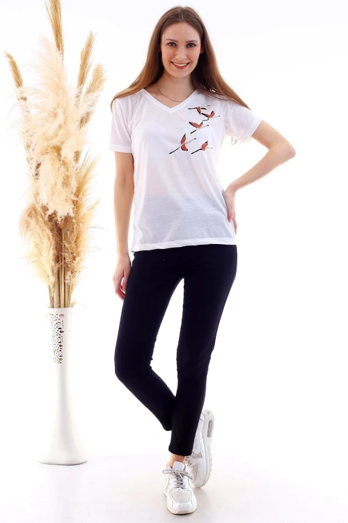 Ekru V Yaka Nakış İşlemeli Tişört CO-2520052935