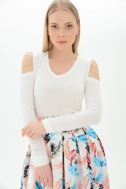 Ekru V Yaka Omuzu Açık Zincir Detaylı Viscon Bluz CO-259101376