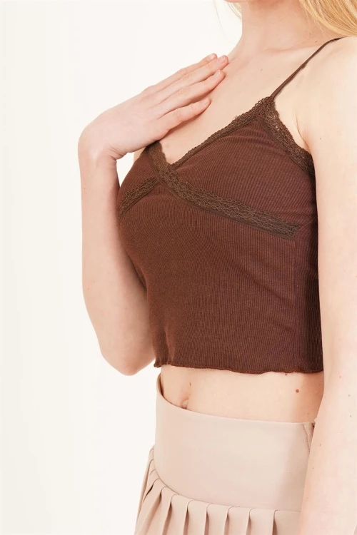 Kahve Pamuklu Kaşkorse İp Askılı Dantelli Crop Bluz CO-2523254275