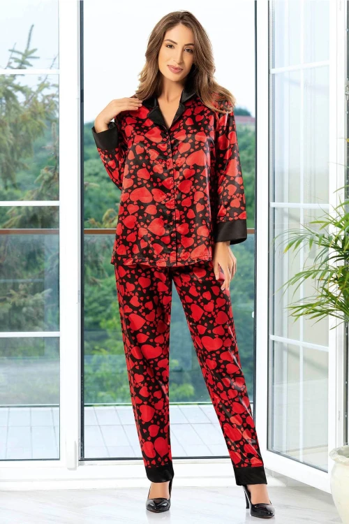 Kırmızı Siyah Saten Kol Ve Paça Bölümleri Siyah Manşetli Kalp Desenli Pijama Takımı BCAN-254604FA