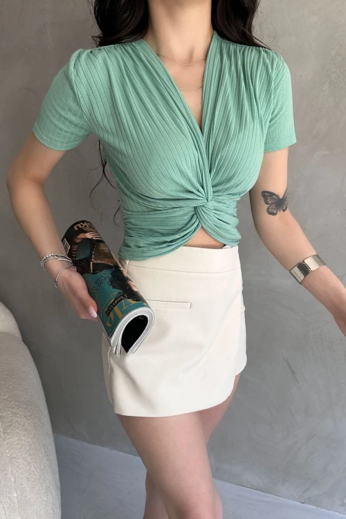 Mint Kruvaze Yaka Crop Bluz