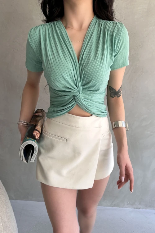 Mint Kruvaze Yaka Crop Bluz