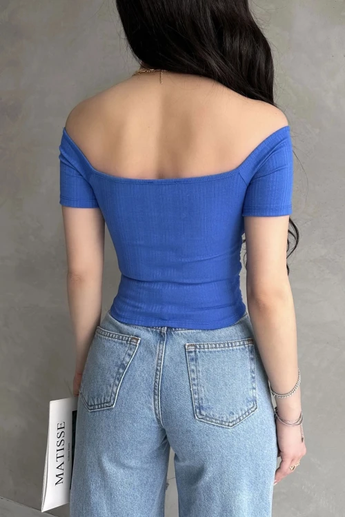 Saks Kayık Yaka Gül Detaylı Crop Bluz BCDF-252181