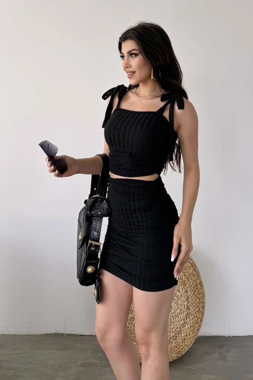 Siyah Bağcık Detaylı Crop Bluz Ve Etek İkili Takım BCDF-251085