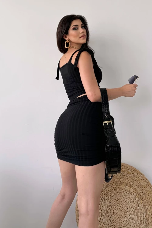 Siyah Bağcık Detaylı Crop Bluz Ve Etek İkili Takım BCDF-251085