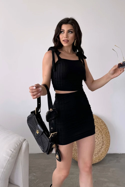 Siyah Bağcık Detaylı Crop Bluz Ve Etek İkili Takım BCDF-251085