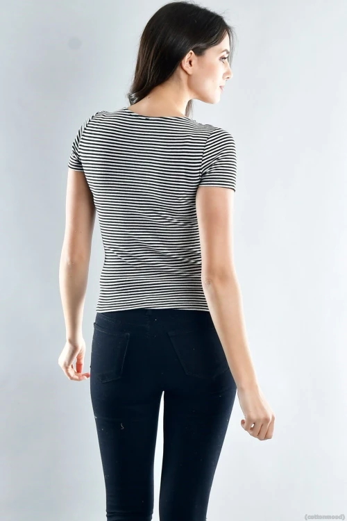 Siyah Beyaz Çizgili Kaşkorse Önü Düğmeli Kısa Kol Bluz CO-2520021533