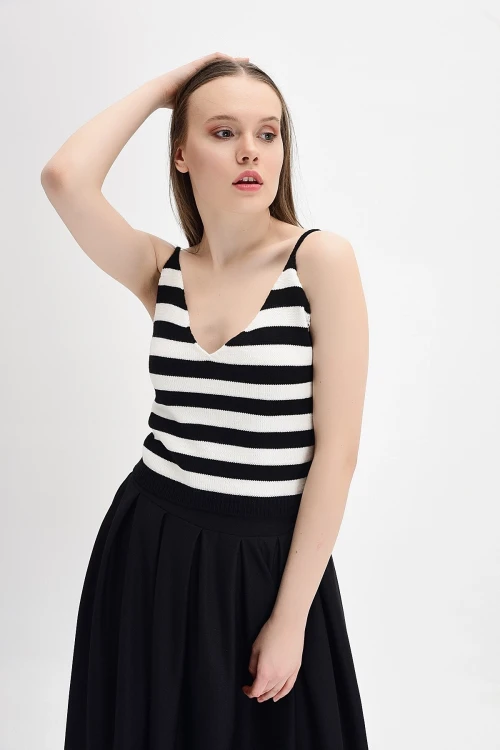 Siyah Beyaz İp Askılı Çizgili Triko Bluz CO-259130030