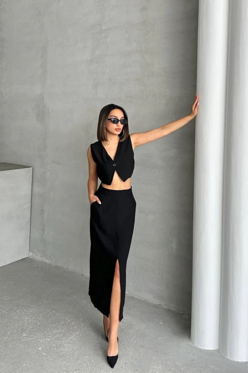 Siyah Düğmeli Bluz Ve Etekli Kendinden Dokulu Alt Üst Takım BCHN-25255013