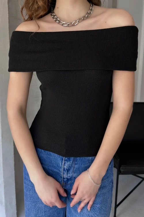 Siyah Madonna Yaka Örme Bluz BCOR-252457