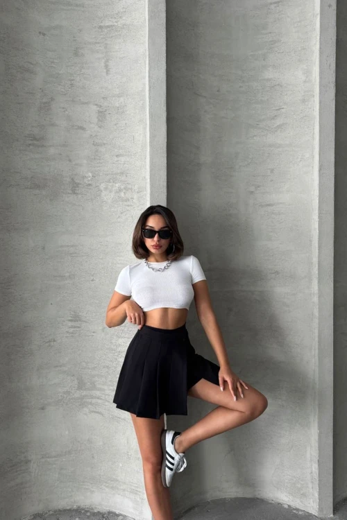 Siyah Piliseli Dokuma Şort Etek BCHN-25813