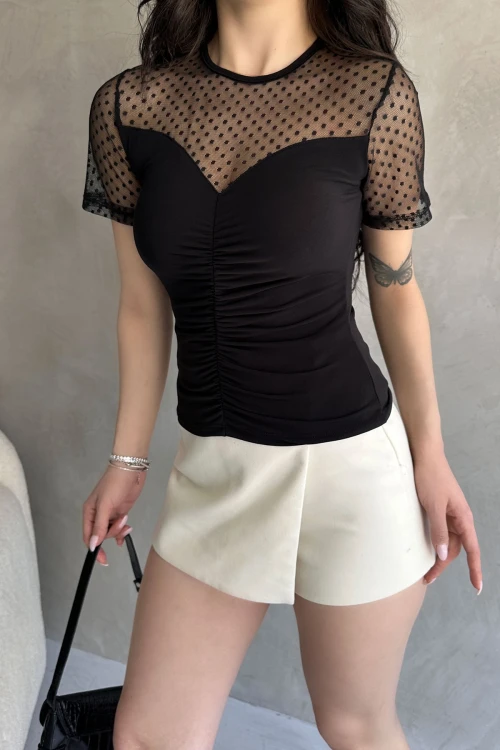 Siyah Tül Detaylı Önü Büzgülü Crep Bluz BCDF-252173