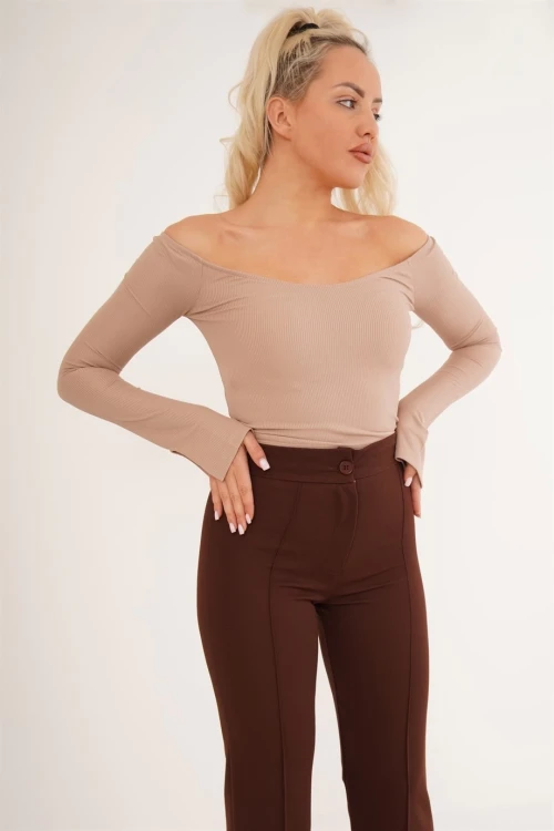 Taş Madonna Yaka Bilek Yırtmaçlı Uzun Kol Bluz CO-2523254221