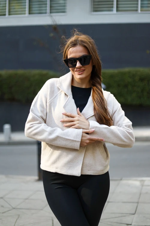 Bej Düğmeli Kısa Mevsimlik Ceket BCBSK-25700-3529