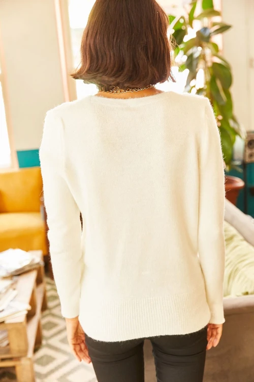 Beyaz Kruvaze Yaka Yumuşak Dokulu Triko Kazak BCBSK-25700-K5649