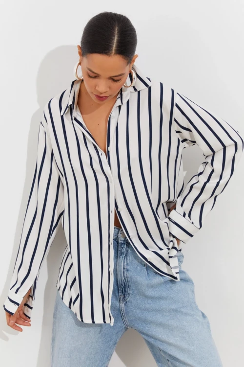 Beyaz Siyah Çizgili Uzun Kollu Oversıze Gömlek BCBSK-25700-K7406