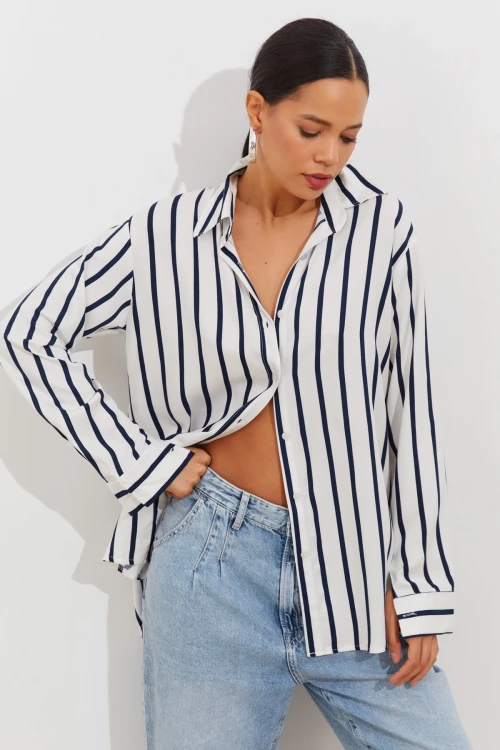 Beyaz Siyah Çizgili Uzun Kollu Oversıze Gömlek BCBSK-25700-K7406