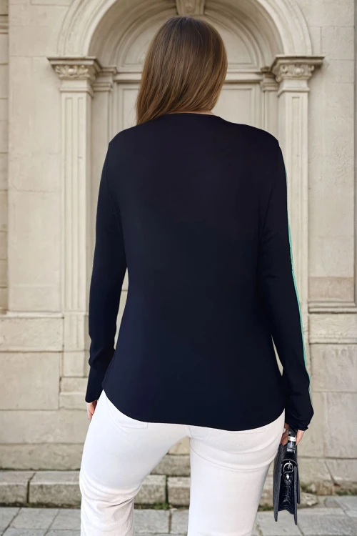 Siyah Asimetrik Kesim Şerit Detaylı Salaş Bluz BCBSK-25700-3586