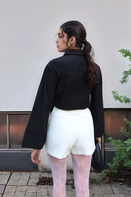 Siyah Geniş Manşetli Kol Detaylı Önü Bağlamalı Poplin Gömlek BCDF-2510000