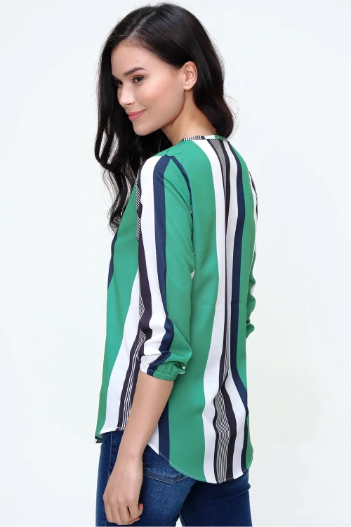 Siyah Yeşil Yakası Yırtmaçlı Çizgili Krep Bluz BCBSK-25700-2752
