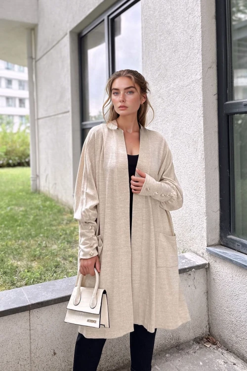 Bej Düğme Detaylı Yırtmaçlı Yumuşak Dokulu Uzun Hırka BCBSK-25700-3442