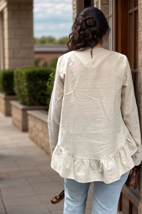 Bej Eteği Katlı Fırfırlı Vual Bluz BCBSK-25700-3571