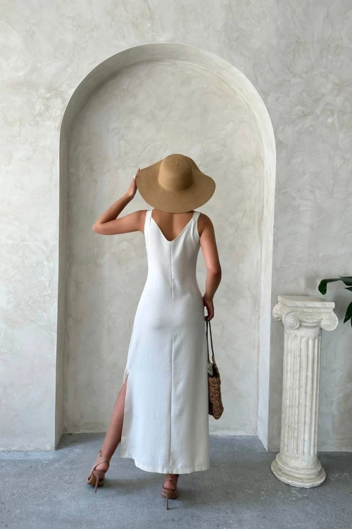 Beyaz Askılı Yırtmaç Detaylı Maxi Boy Dokuma Gömlek Elbise BCHN-25255044