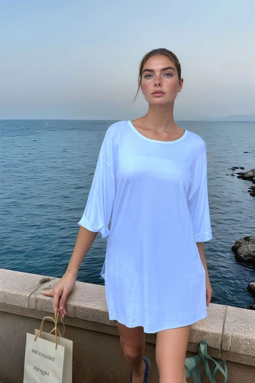 Beyaz Bisiklet Yaka Yırtmaçlı Salaş T-Shirt BCBSK-25700-3241