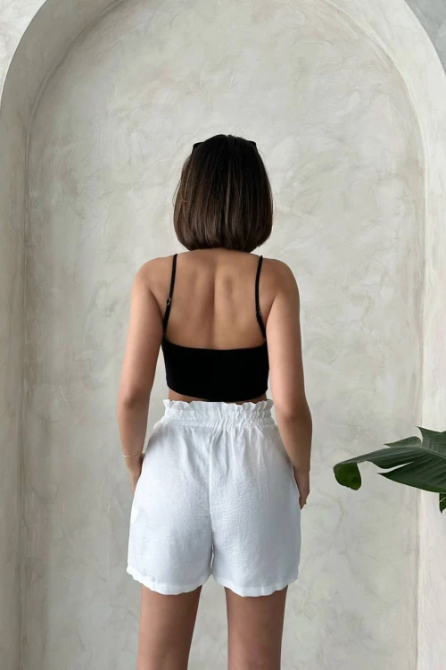 Beyaz Çift Cepli Beli Fırfırlı Önü Çimalı Keten Şort BCHN-2525834
